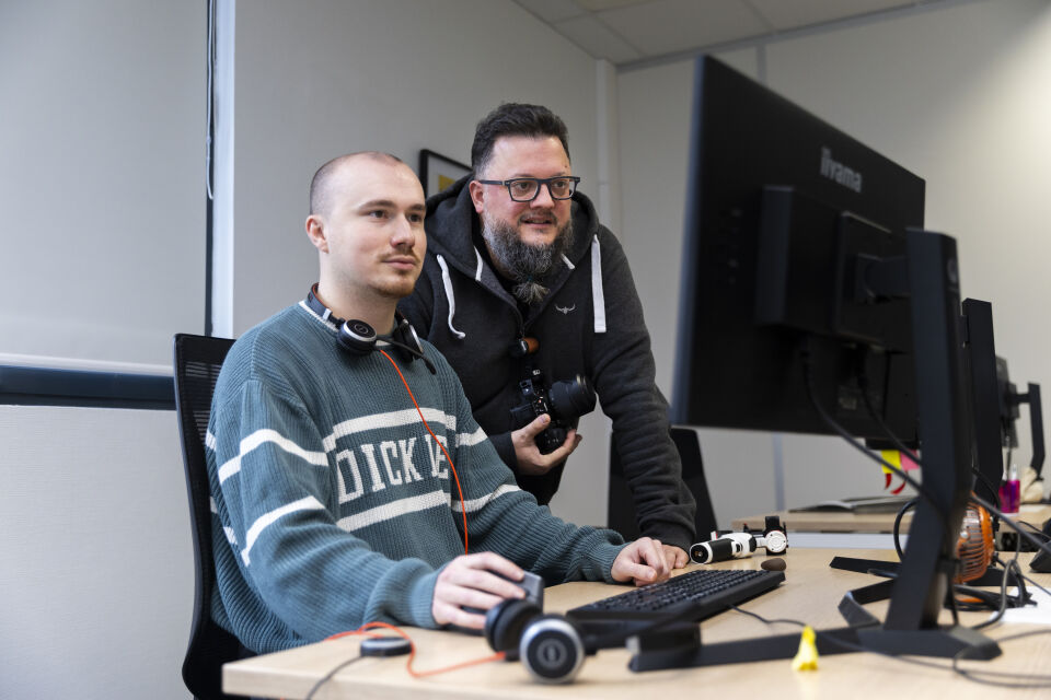 Une �quipe d'experts en montage vid�o