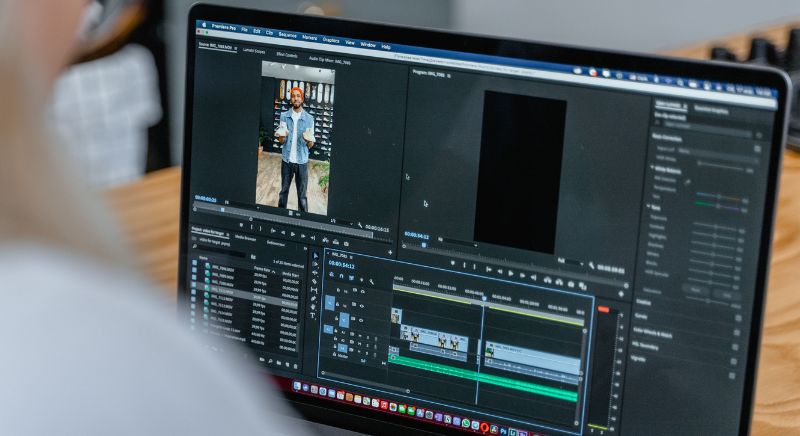 ordinateur portable montage video